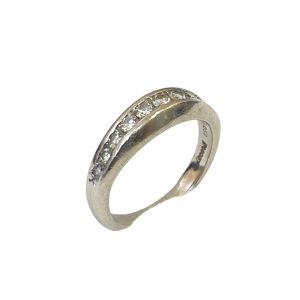 Pt900 (プラチナ900)メレダイヤ付リング