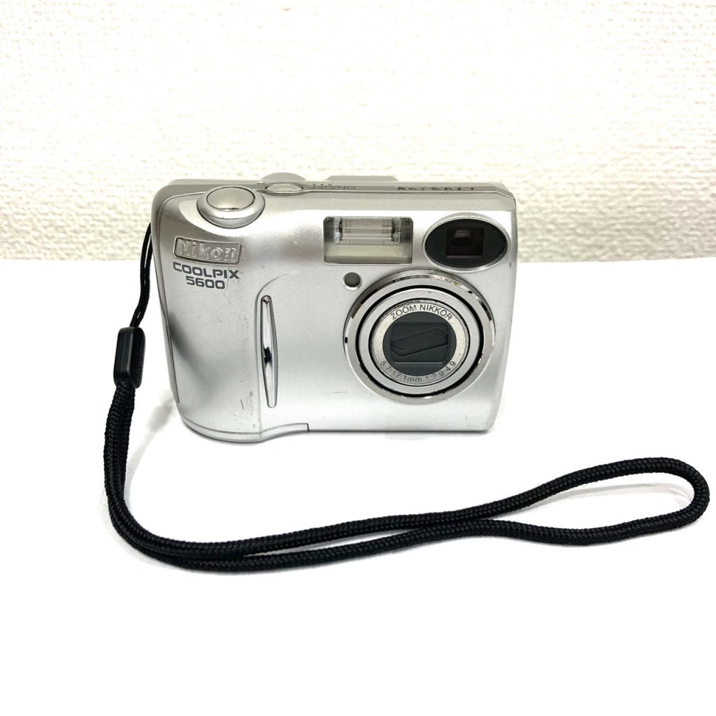 ニコン COOLPIX E5600