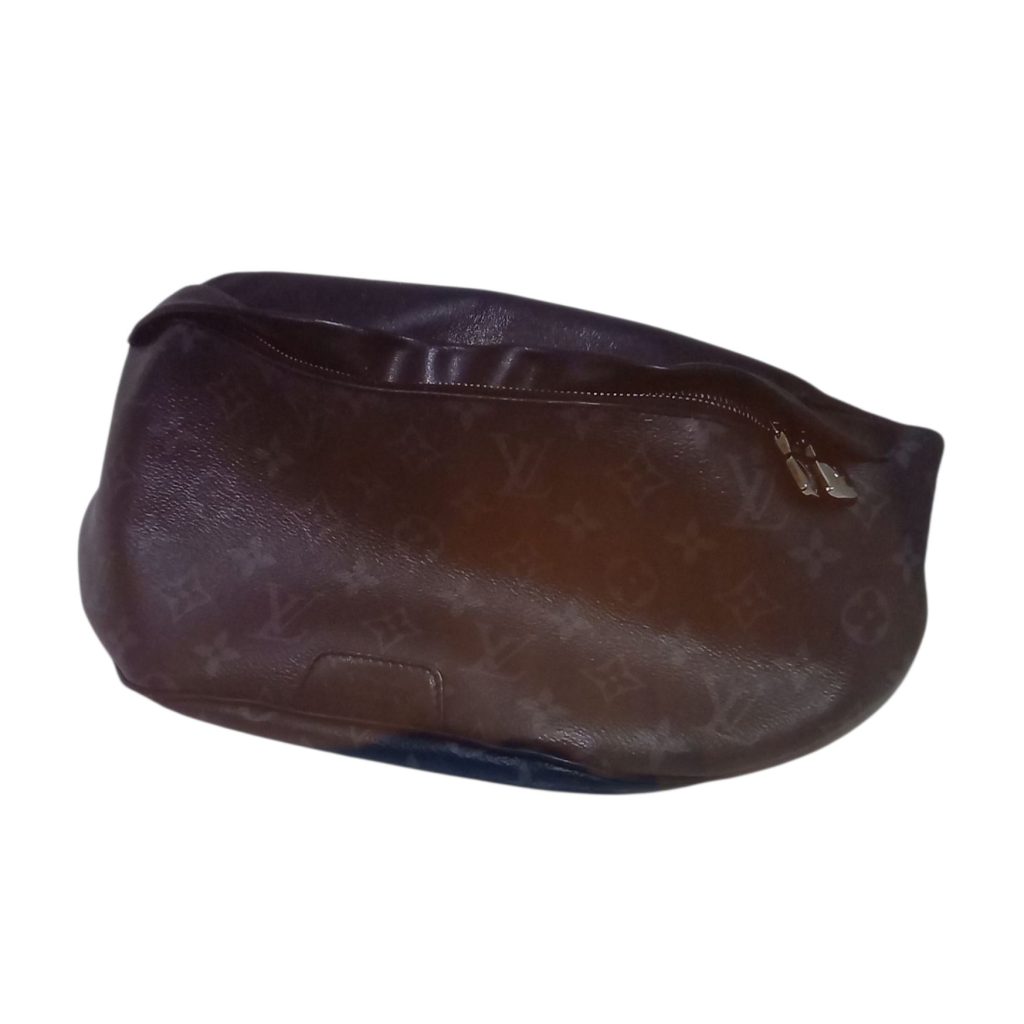 Louis Vuitton ディスカバリー バムバック