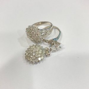 ダイヤ付きプラチナアクセサリー