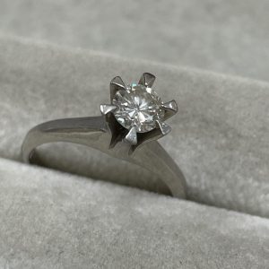 pt900ダイヤモンド付きリングの買取| 北相馬郡利根町立木| その場で現金買取致します!