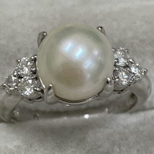 pt900真珠メレダイヤ付きリングの買取| 龍ケ崎市庄兵衛新田町| その場で現金買取致します!