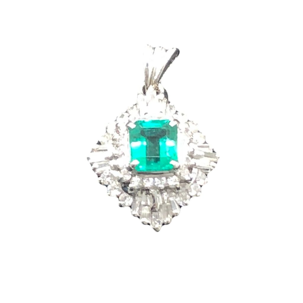 ◎夏の大買取祭/高価買取り中 ◎Pt900エメラルド メレダイヤモンド ネックレス TOP ◎埼玉県狭山市からお越しのお客様から