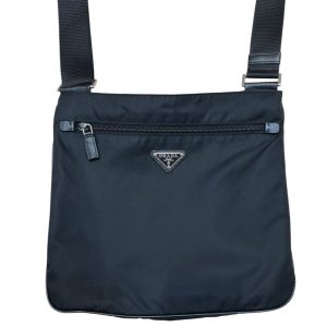 PRADA ブラック ナイロン バッグ　遺品整理 PRADA ブラック ナイロン バッグ 遺品整理