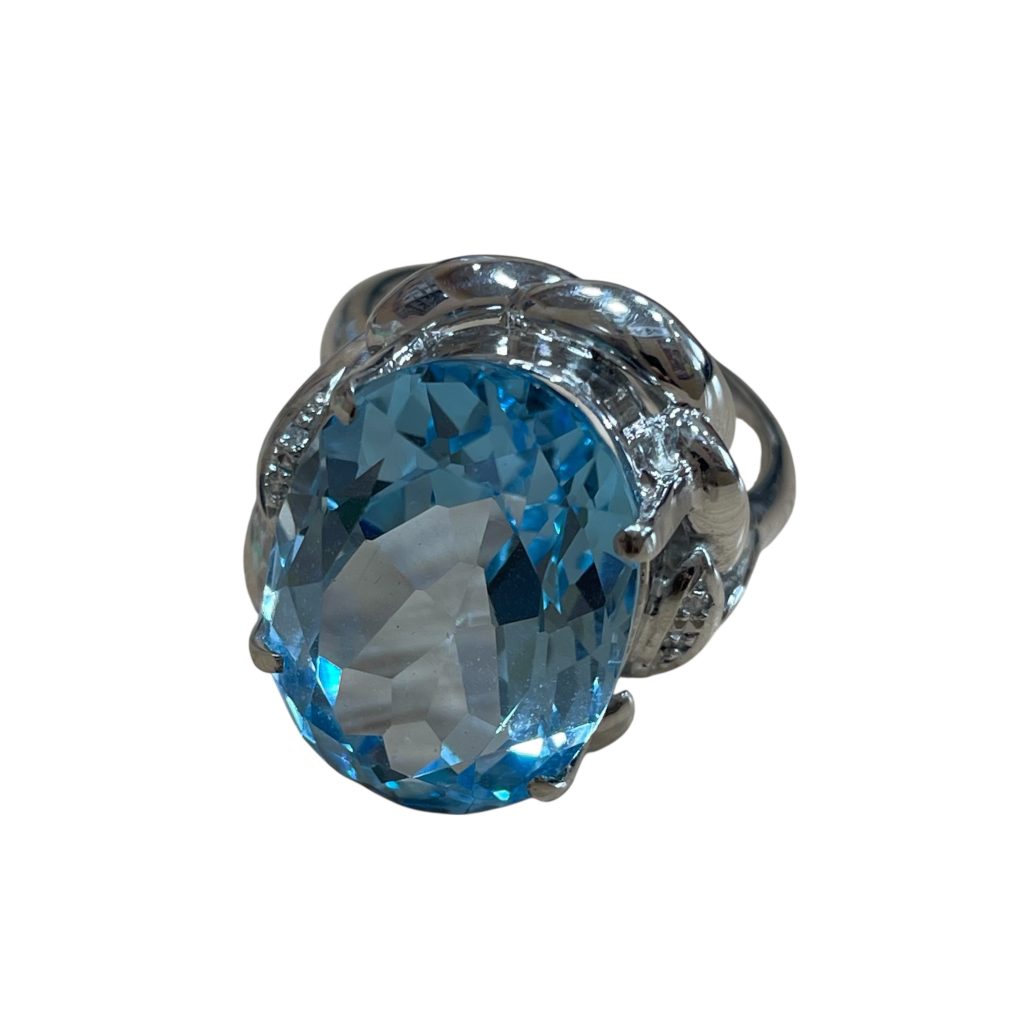 Pt900(プラチナ)  ブルートパーズ18ct メレ0.03ct リング