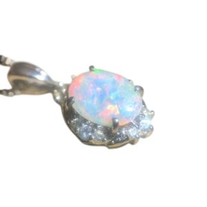 Pt900 プラチナ オパール付きトップ