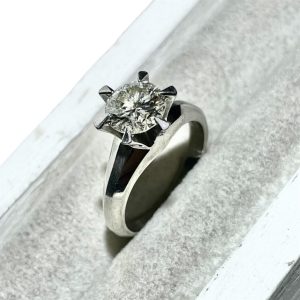 遺物の整理AU750/K18金0.5CT刻印入りダイヤモンドイヤリング 遺物の整理AU750/K18金0.5CT刻印入りダイヤモンドイヤリング