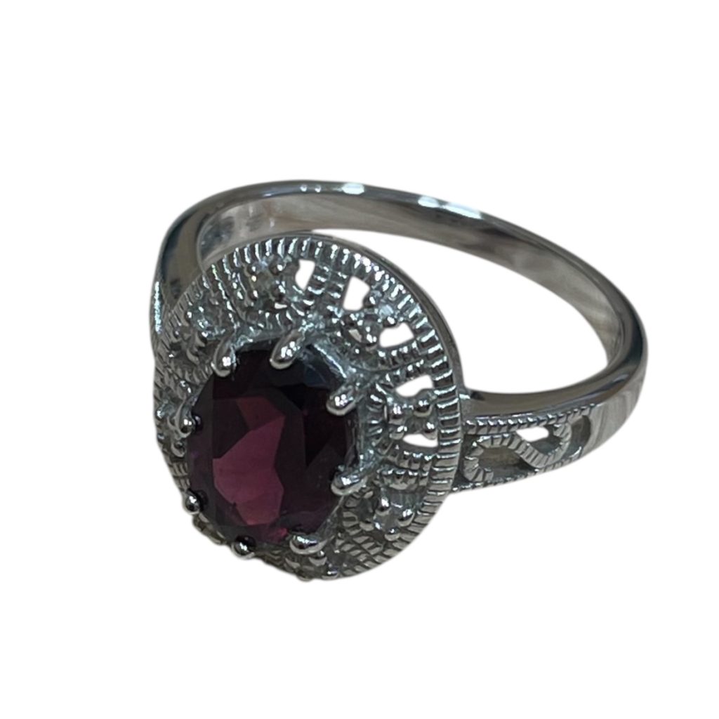 Pt900(プラチナ) ルビー0.7ct メレ0.03ct リング