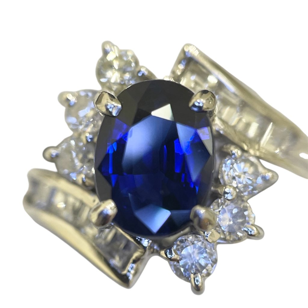 Pt900リング サファイヤ(中石) ダイヤ(脇石)