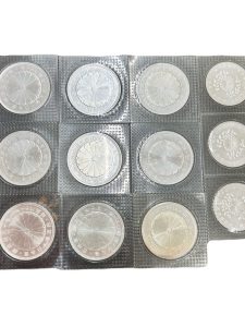 昭和と平成の貨幣セットです。昭和の思い出にいかがですか。 昭和64年最後の貨幣☆平成元年最初の貨幣セット