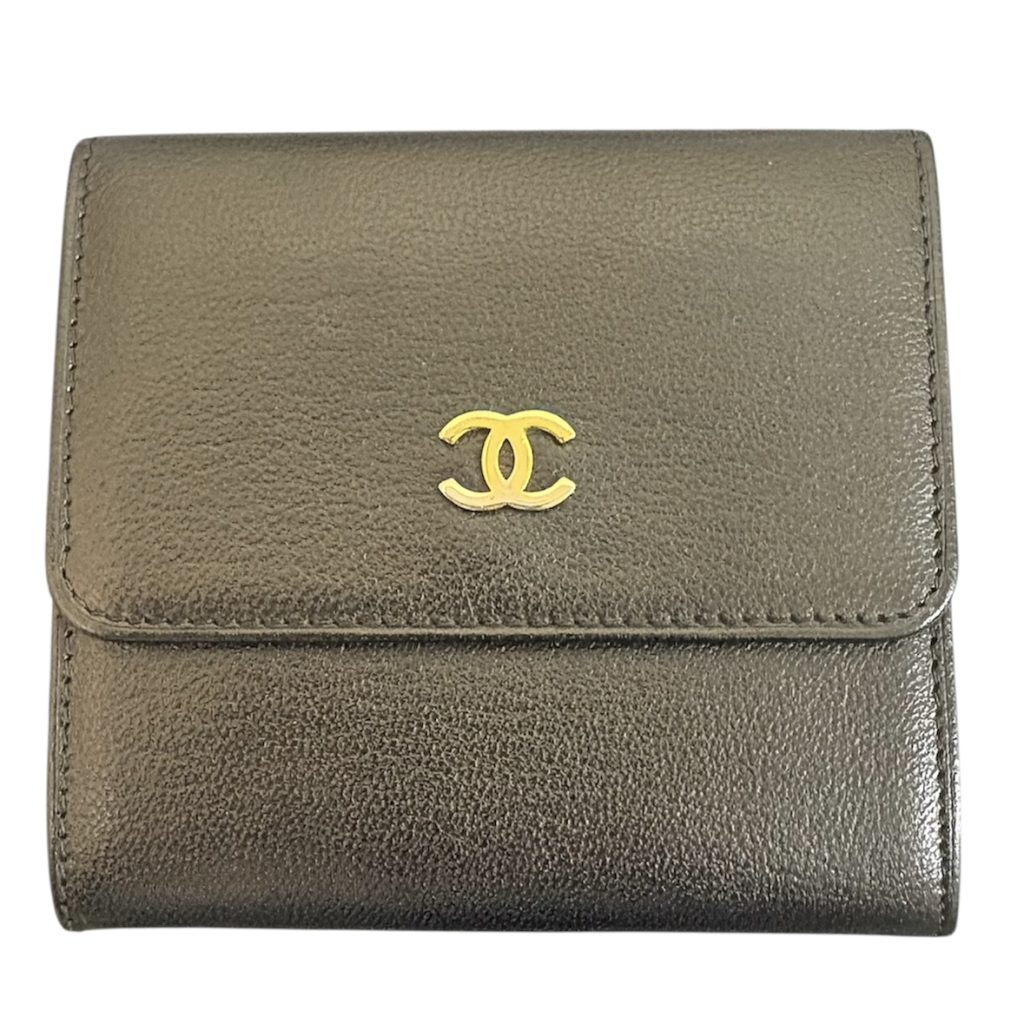 シャネル CHANEL　ココマーク　二つ折り財布