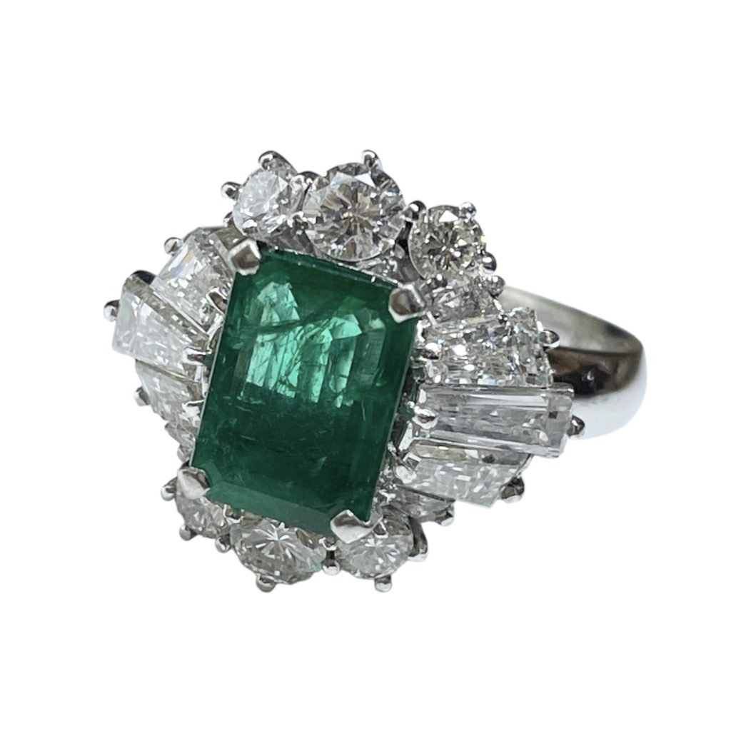 Pt900(プラチナ) エメラルド1.55ctメレ2.23ct リング