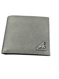 ブランド　財布　二つ折り　プラダ