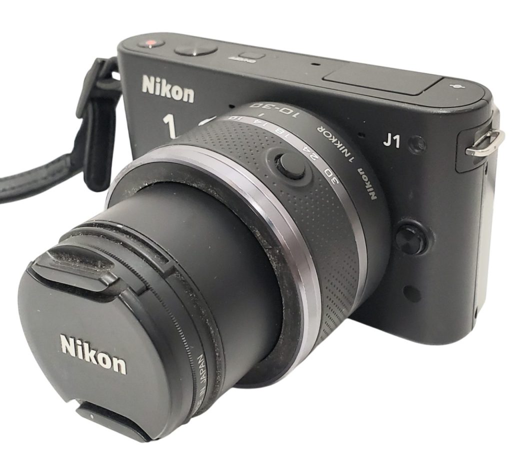 Nikon　J1 ミラーレス一眼デジタルカメラ