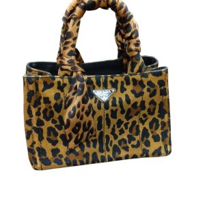 PRADA カナパ レオパード