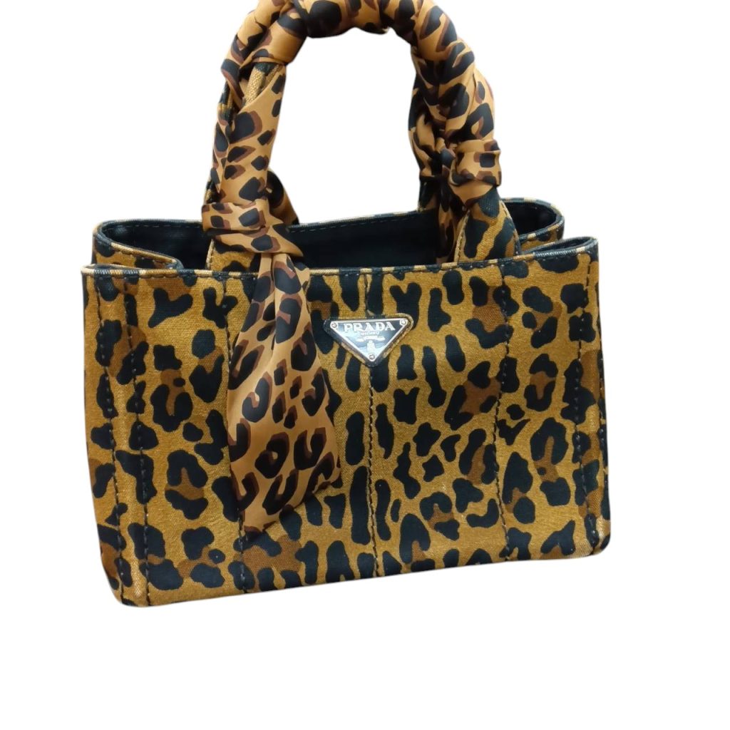 PRADA カナパ レオパード