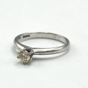 Pt900 ダイヤモンドリング|前橋市元総社町