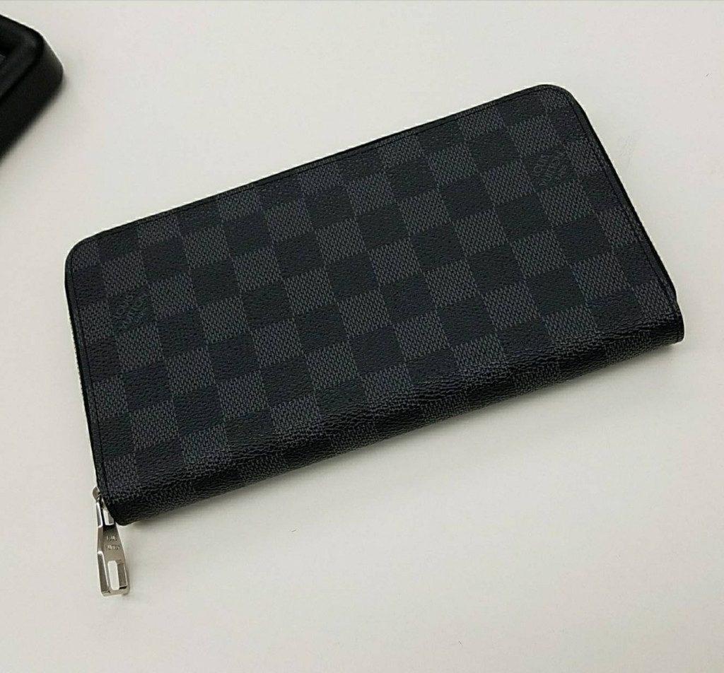 ルイヴィトン ダミエグラフィット ジッピーオーガナイザーの買取