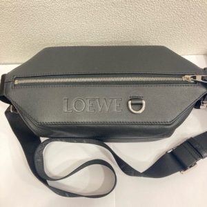 ロエベボディバッグ