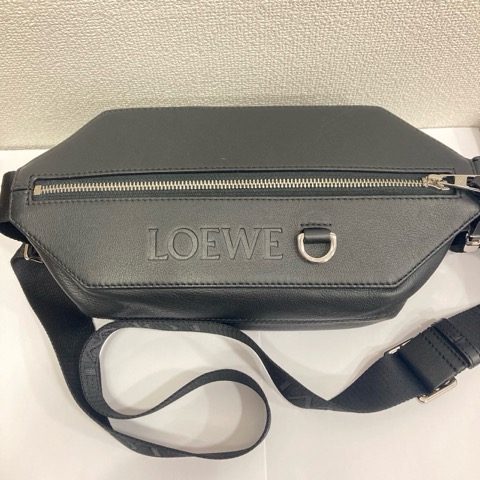 ロエベボディバッグ