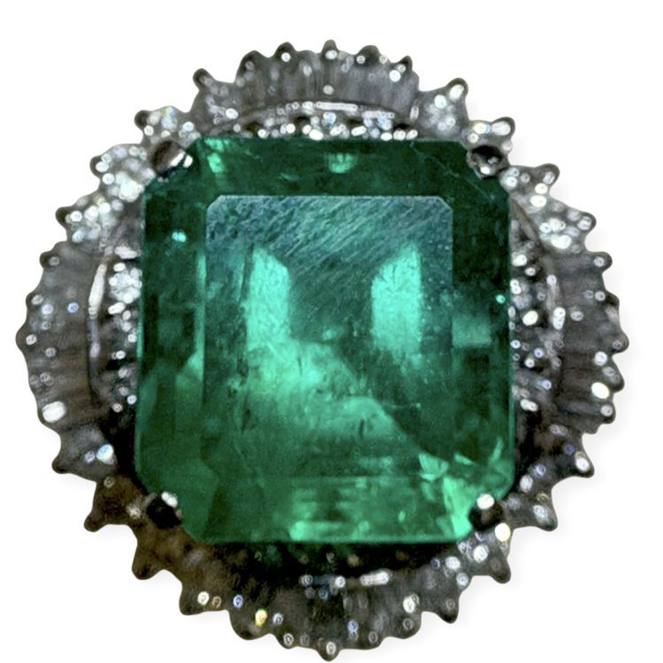 Pt900 プラチナ エメラルド 4.46ct メレダイヤ 0.6ct リング