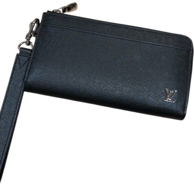 ルイ・ヴィトン LOUIS VUITTON ジッピードラゴンヌ タイガ