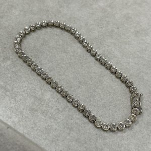 金の価格上昇中!| k18WGダイヤモンド付きブレスレットお買い取り| 龍ケ崎市藤ケ丘