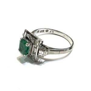 【貴金属】Pt900(プラチナ) エメラルド付リング ジュエリー アクセサリー