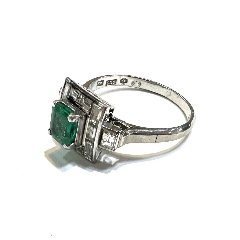 【貴金属】Pt900(プラチナ) エメラルド付リング ジュエリー アクセサリー