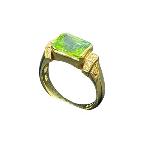 K18(18金)ペリドット付リング