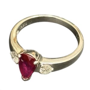 Pt900 ルビー付き プラチナリング