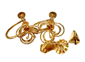 イヤリング　ピアス　アクセサリー　金　K18　18金