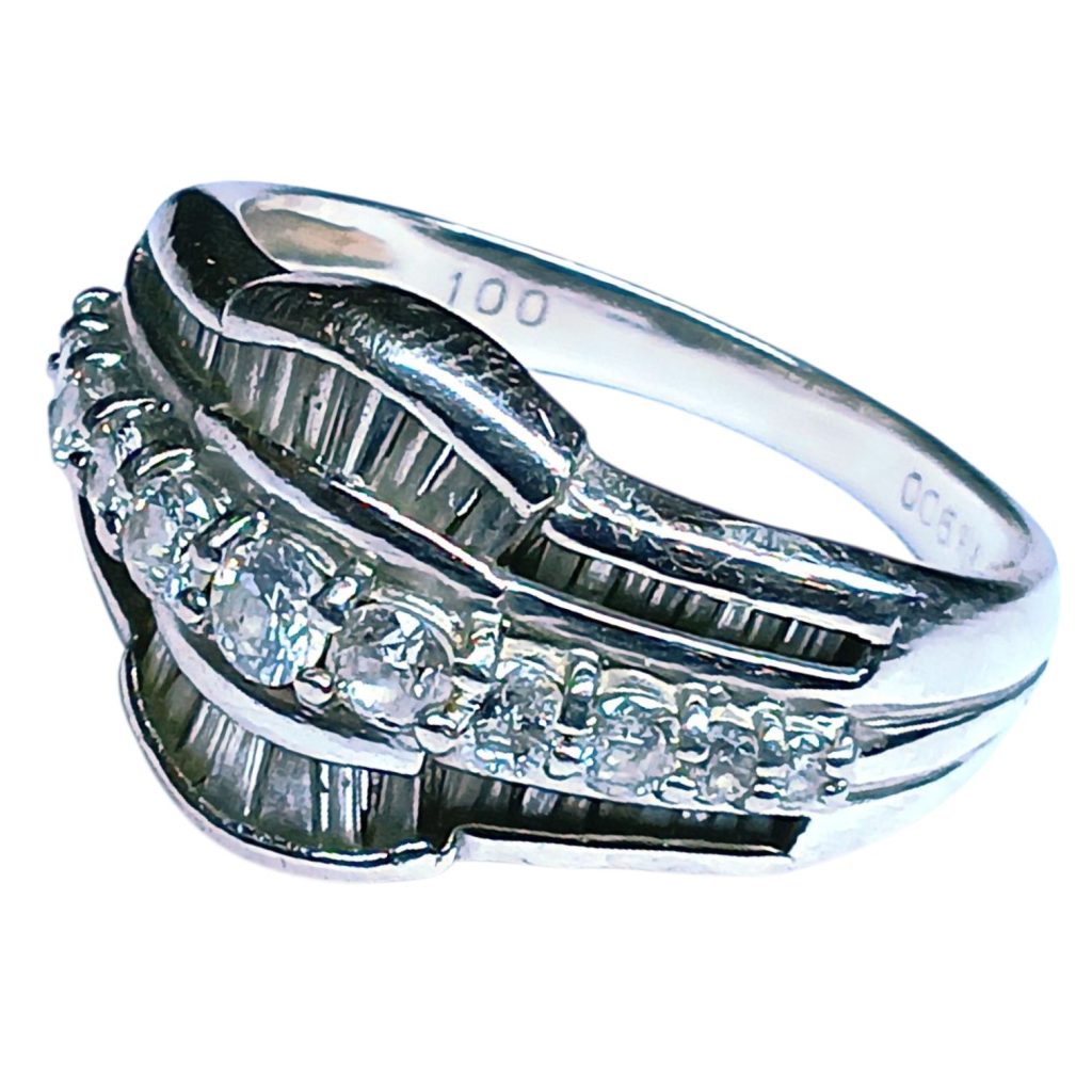 Pt900(プラチナ)ダイヤ付きリング