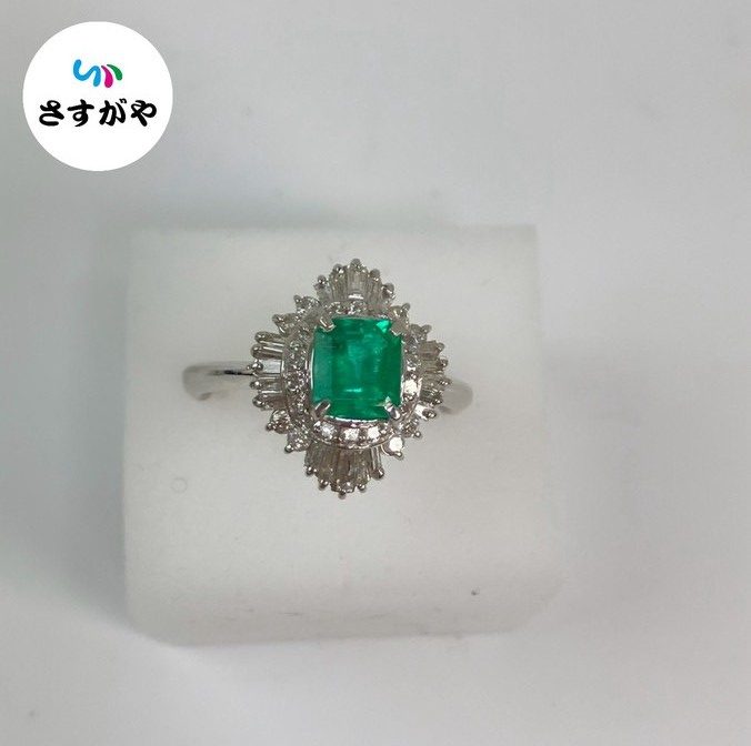 Pt900 　エメラルド　ダイヤ　リング