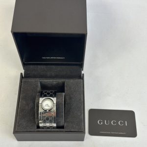 GUCCI　バングルウォッチ　GG柄ステンレススチール