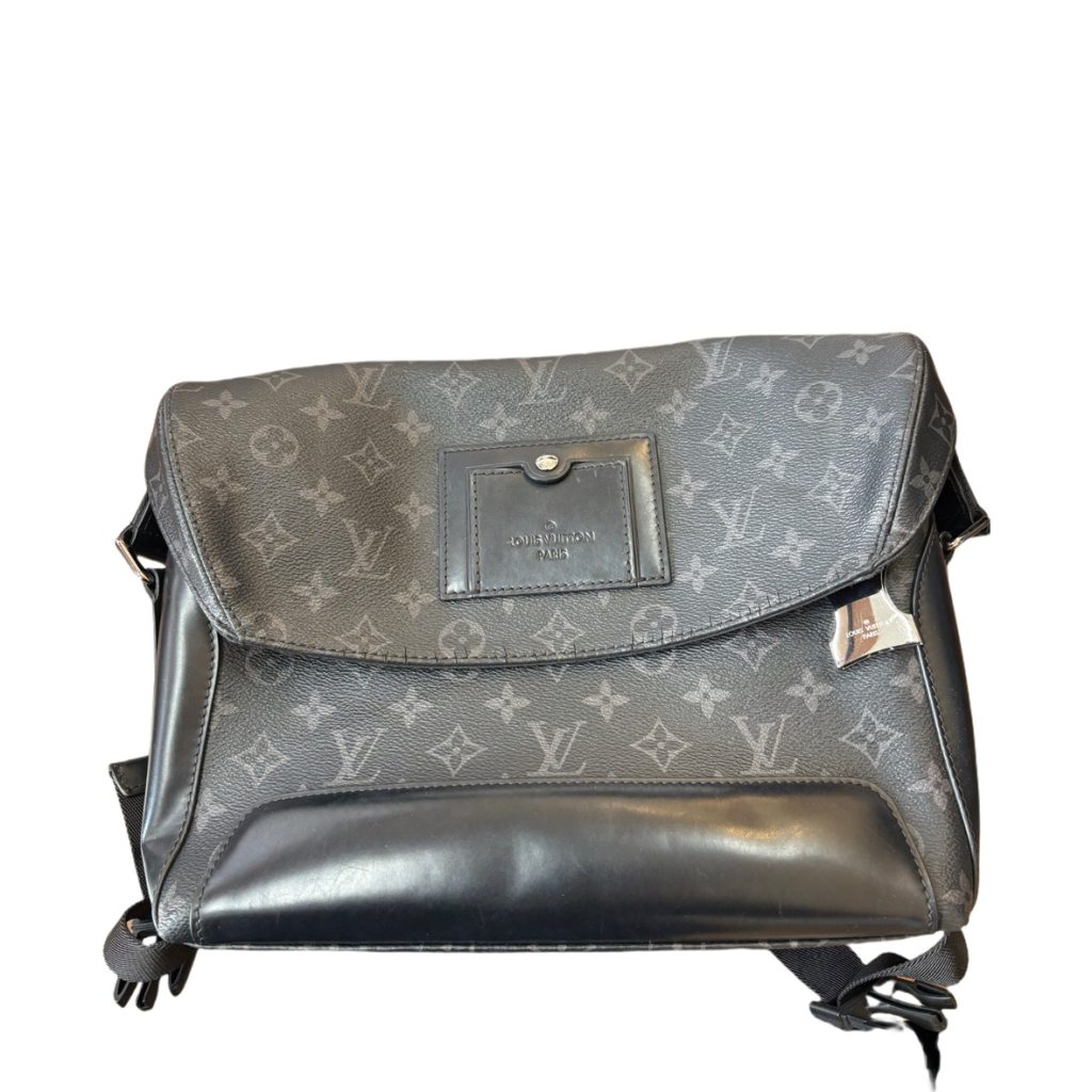 ルイ・ヴィトン モノグラム エクリプス メッセンジャー ヴォワヤージュ PM