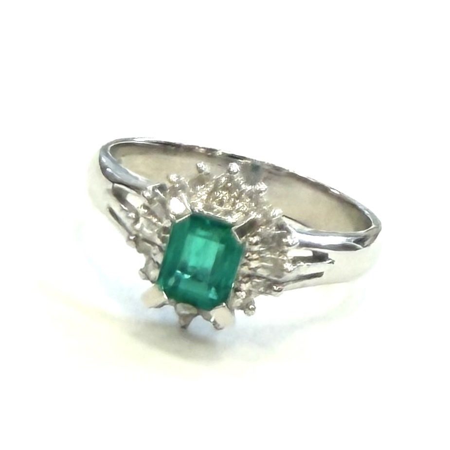 Pt900　エメラルドリング