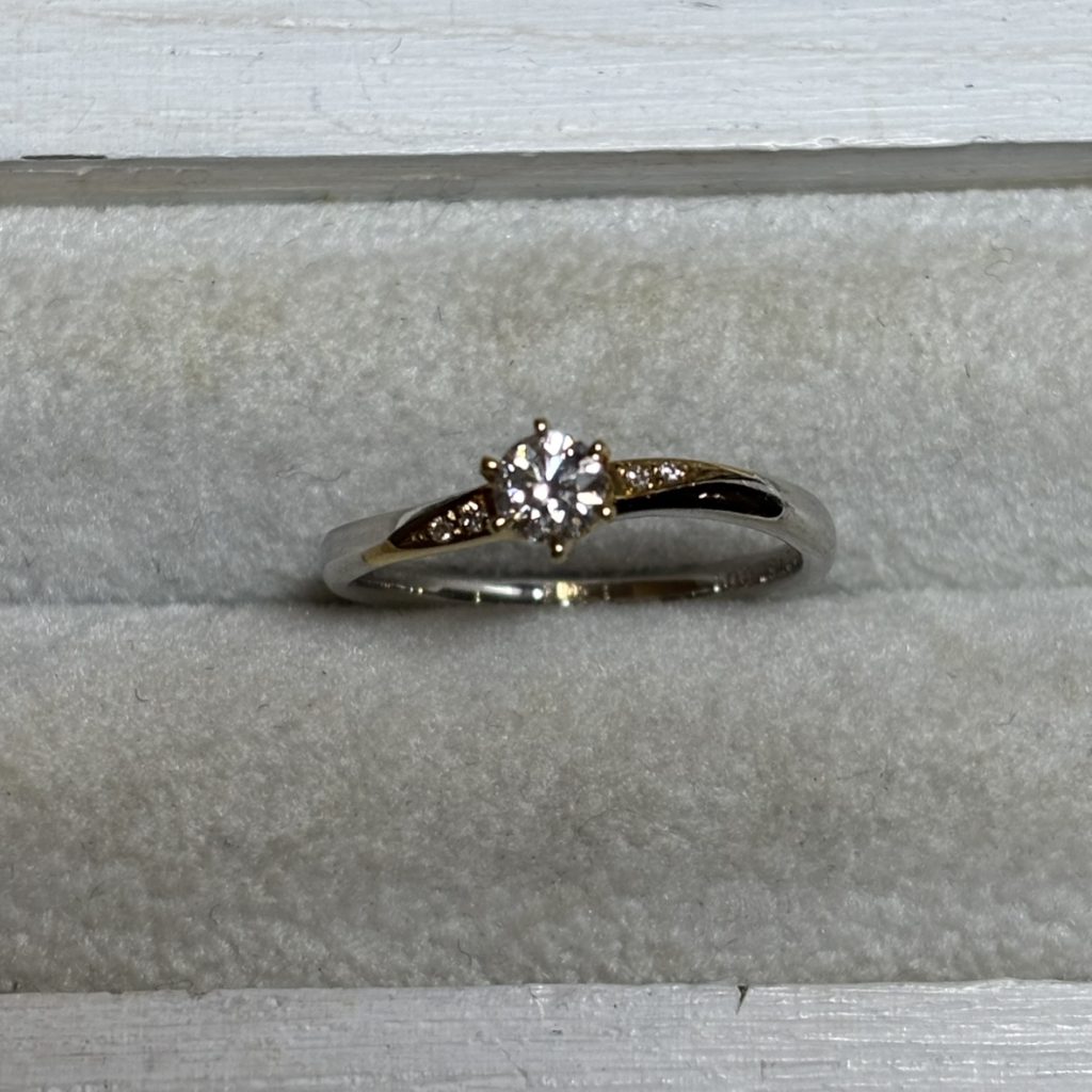 Pt900 K18 コンビ ダイヤモンドリング