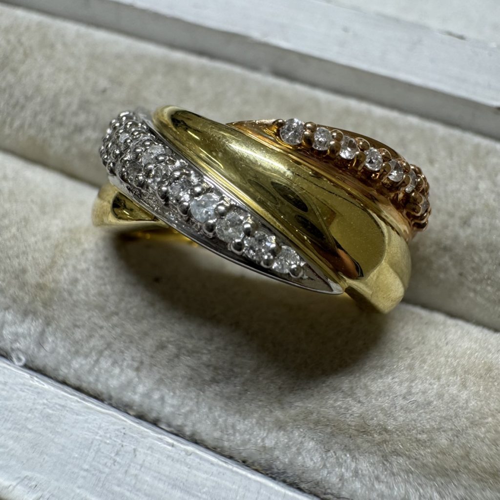 金プラチナ コンビリング　メレダイヤ付き K18 Pt900