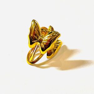 K18　蝶々　モチーフ　ピアス