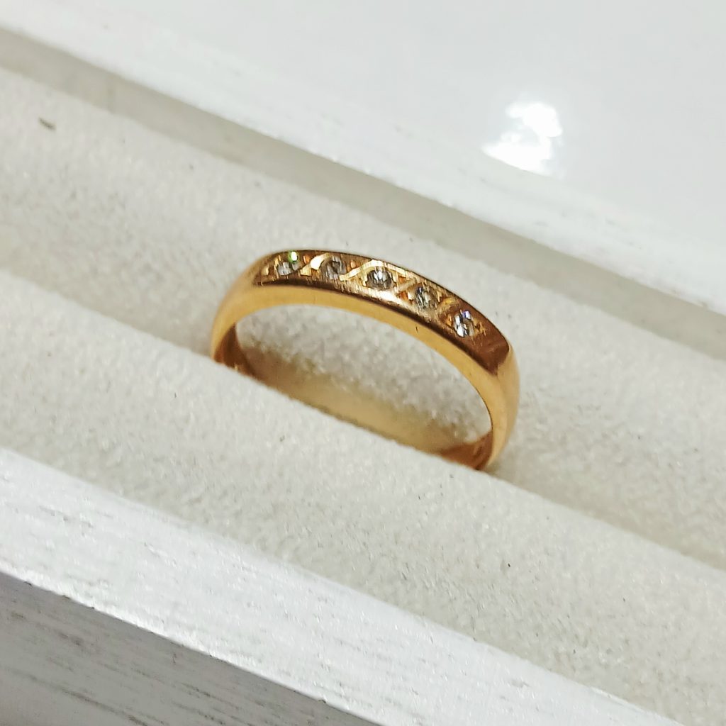 【K18リング】18金・メレダイヤモンド・貴金属・アクセサリー・ジュエリー