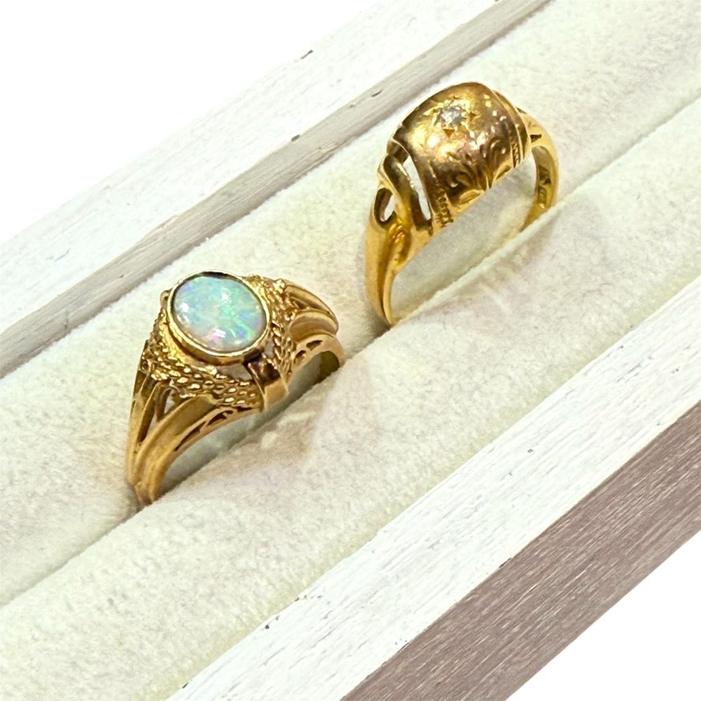 【K18 オパールリング・ダイヤ入りデザインリング】