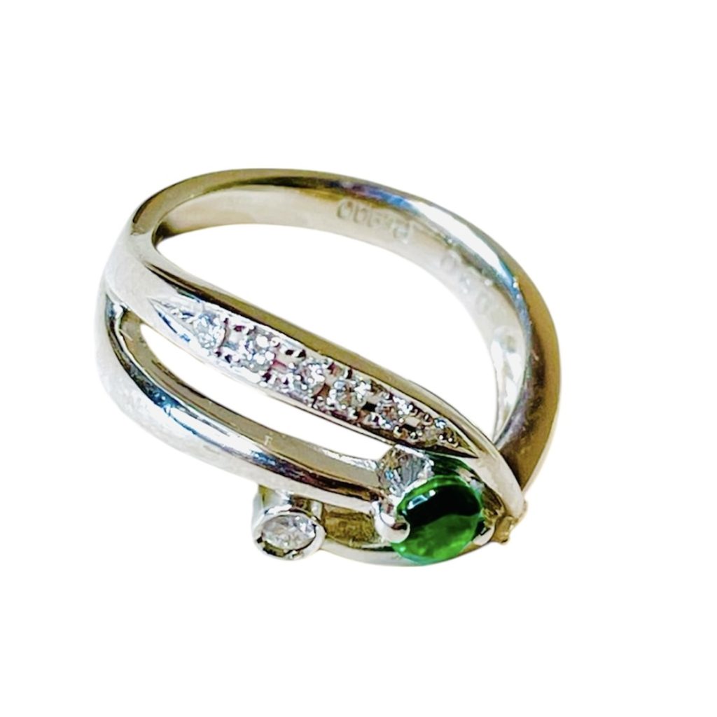 Pt900(プラチナ)　石付　リング