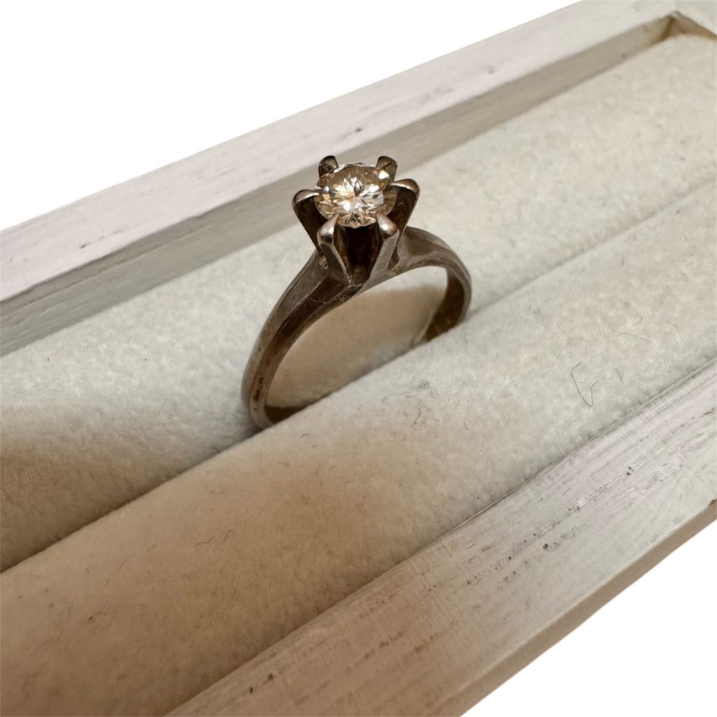 Pt900(プラチナ900)　ダイヤモンド付きリング　札幌市西区