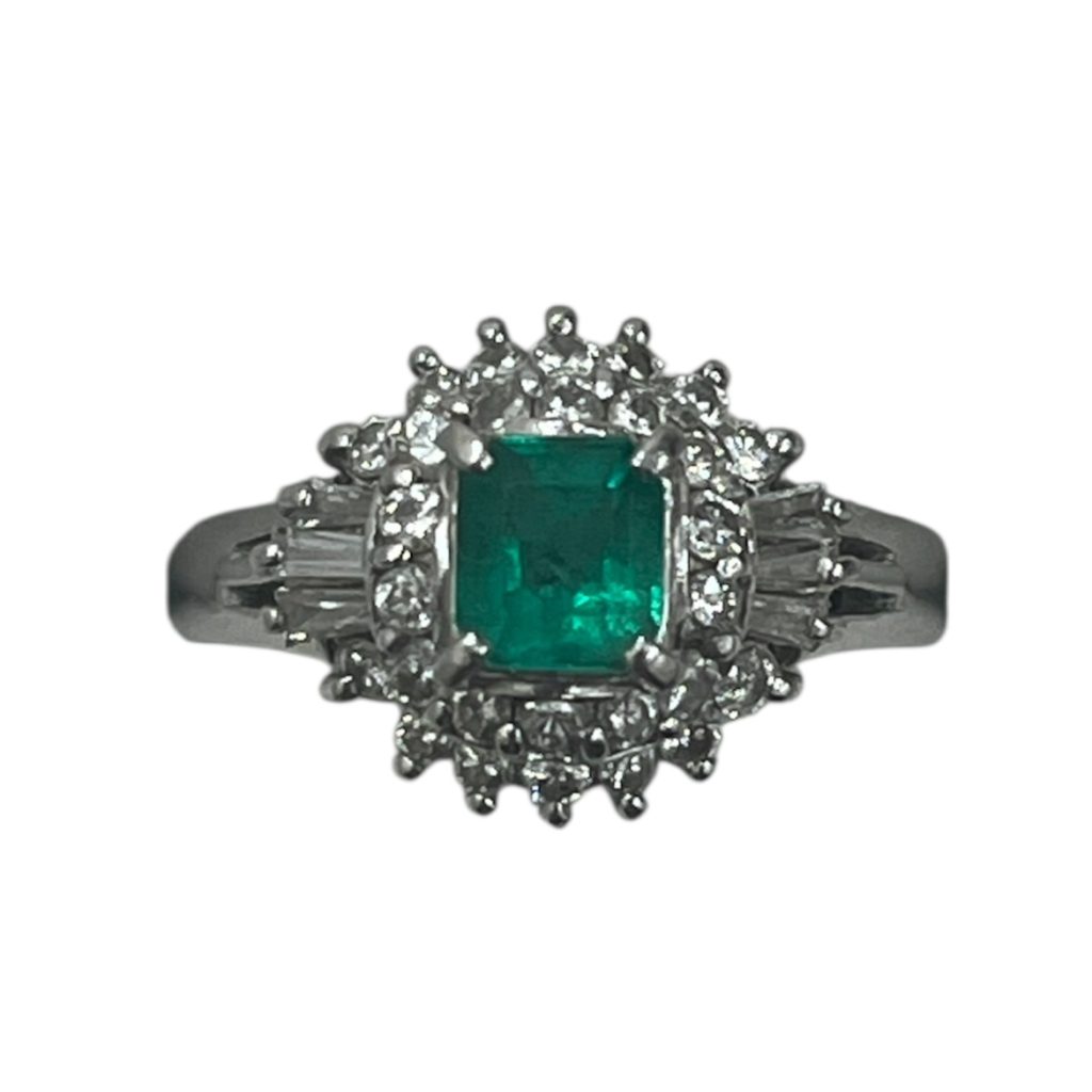 Pt900 エメラルド　プラチナ　リング