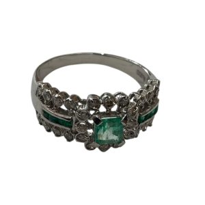 Pt900 エメレルドリング プラチナ