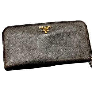 PRADA サフィアーノ ラウンドファスナー 財布