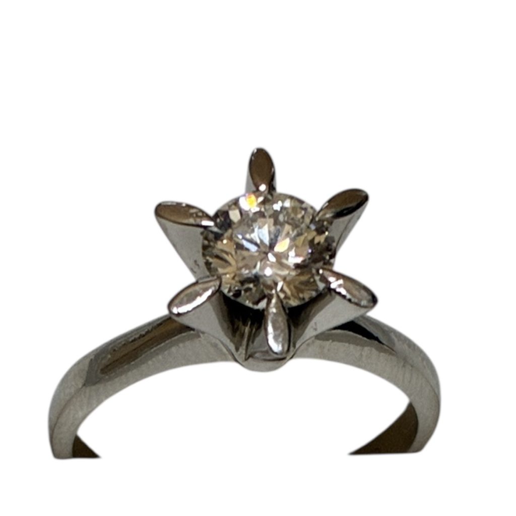 【Pt900 ダイヤモンドリング】弘前市