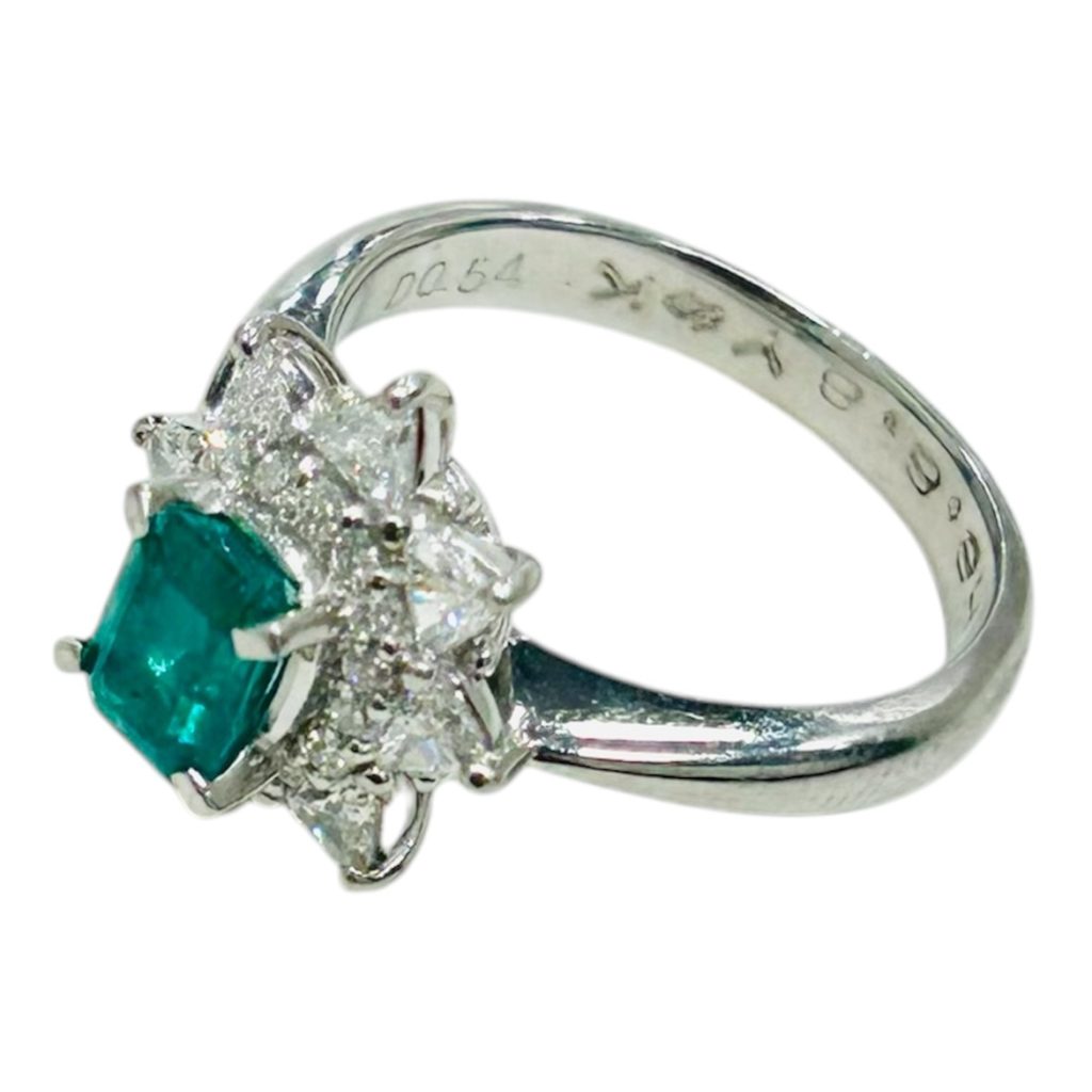 Pt900 リング エメラルド付き