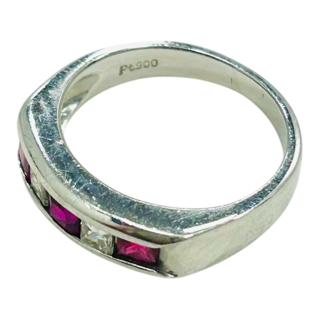 Pt900 リング 石付き